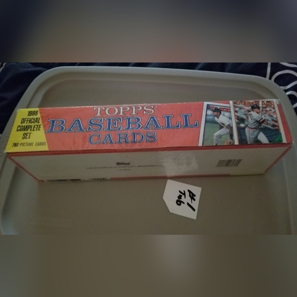 FACTORY SEALED 1988 TOPPS COLLECTOR CARDS SET - Picture 2 of 2